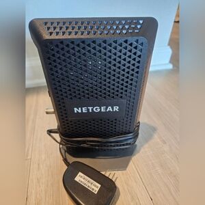 NETGEAR Black Mesh Cable NIGHTHAWK Modem Router